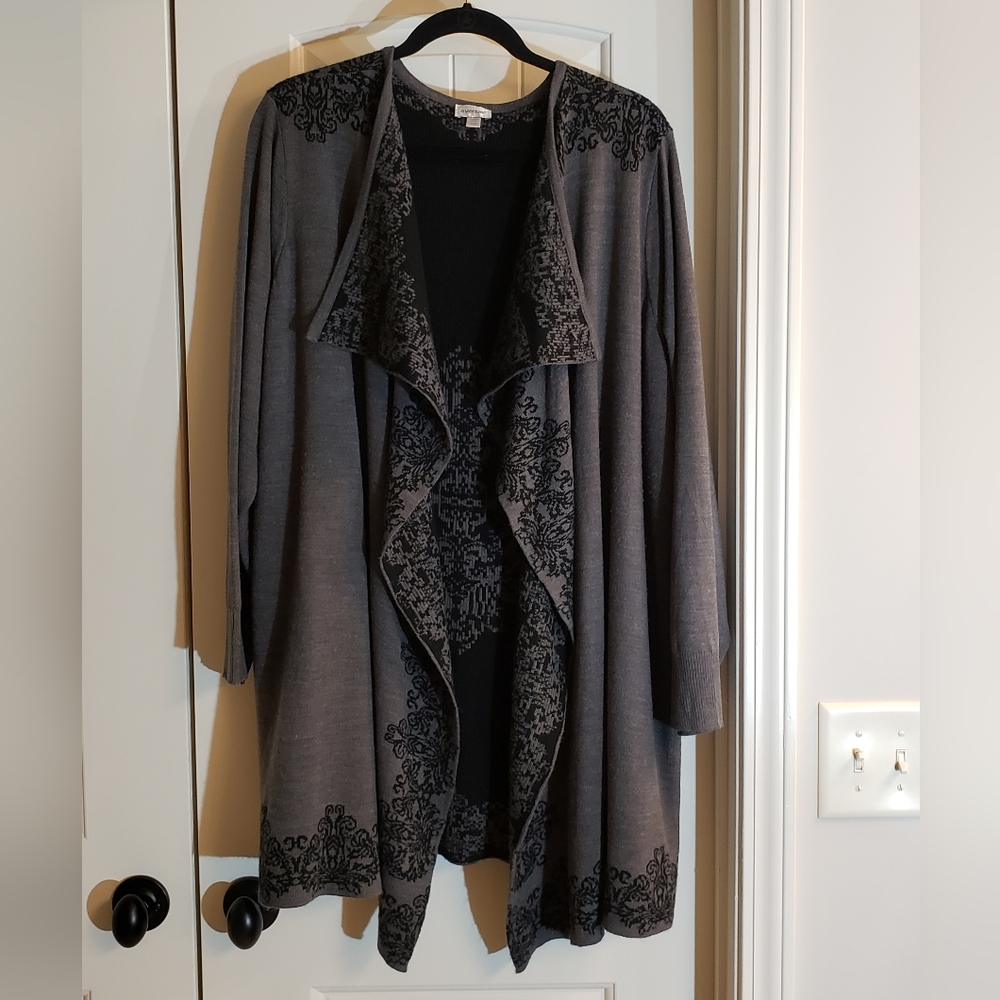 Avenue Medallion Scroll Open Front Drape Cardigan, Grey / Black 22/24
